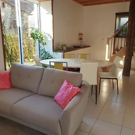 Vakantiehuis La Maison Pres Du Ruisseau Fenioux (Deux-Sevres)